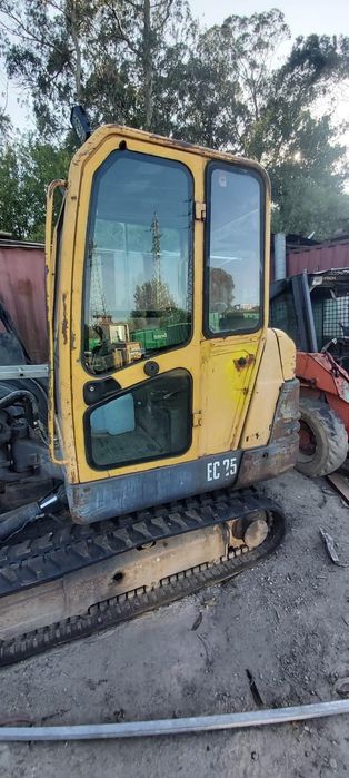 Volvo EC25 Mini Escavadora Giratória 2.5T – Ano 2001 – Engate Rápido