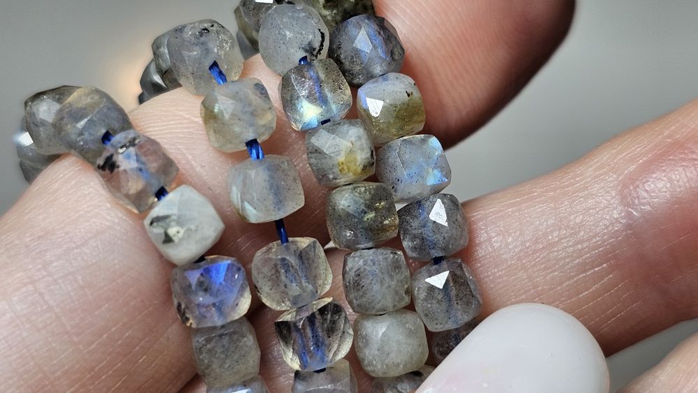 Labradoryt naturalny nitka