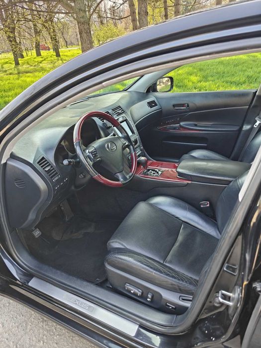 Продам Lexus GS 300