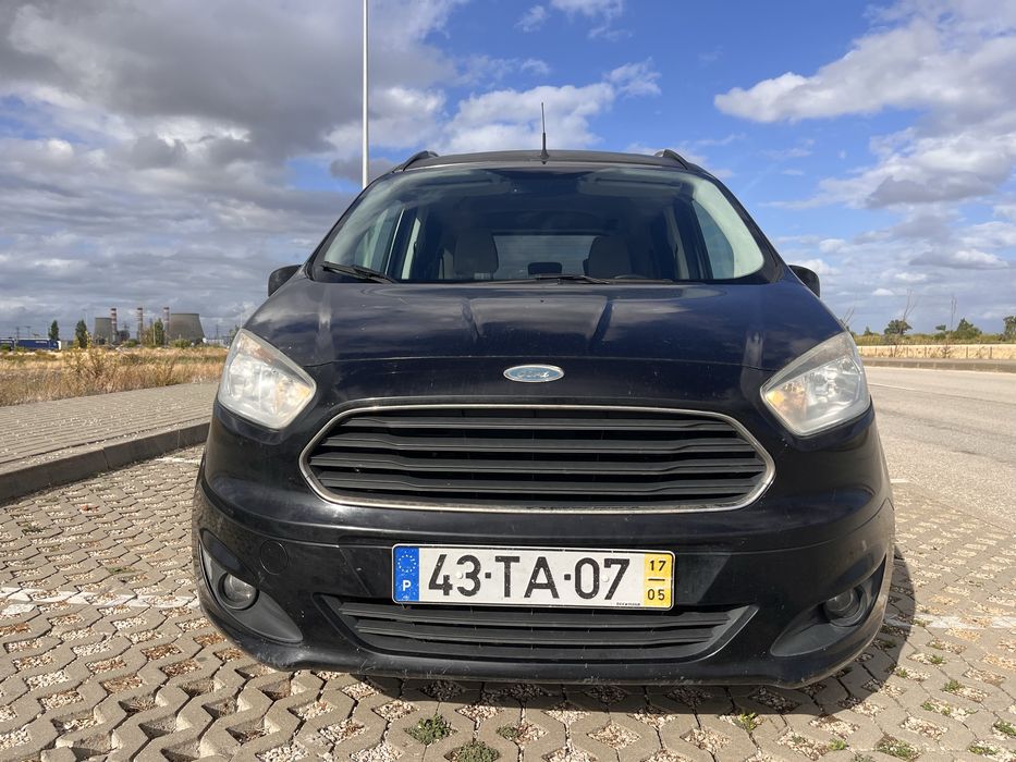 Ford Tourneo Courier 1.5 tdci 5 lugares — photo 2