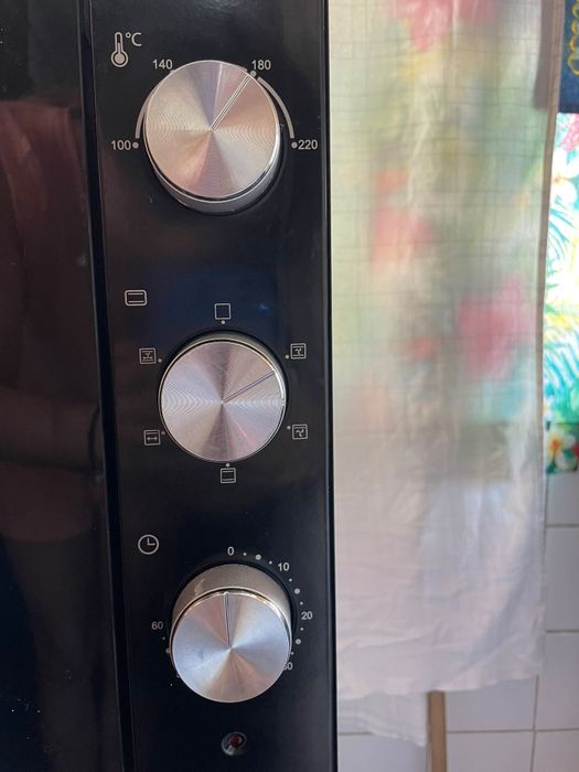 Forno eléctrico grande