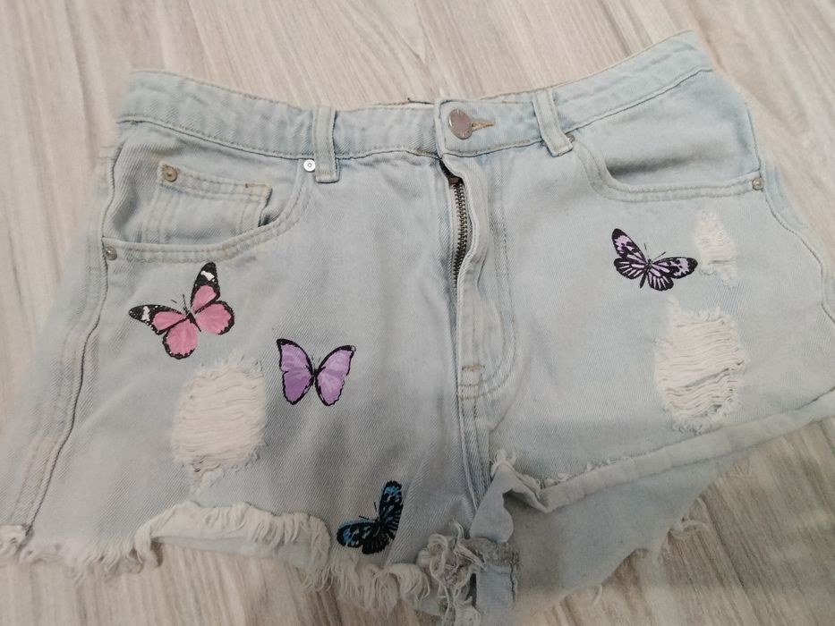 Krótkie spodenki Cropp 38