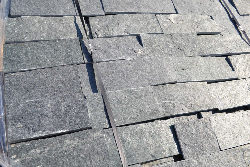 KWARCYT KAMIEŃ NATURALNY Kamien Elewacyjny Elewacja Paski