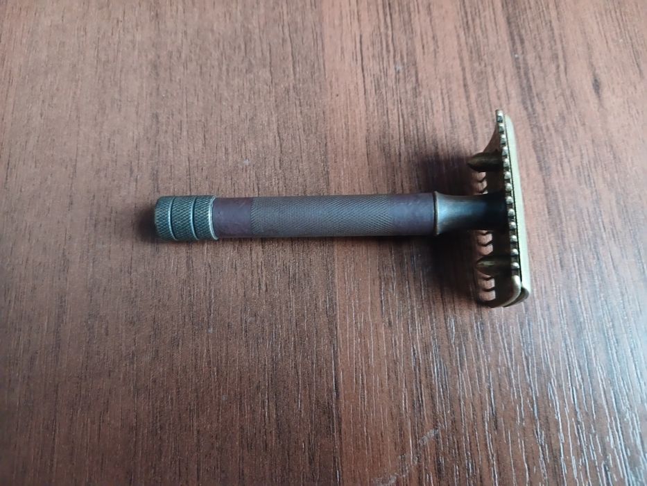 Бритвеный  станок  GILLETTE