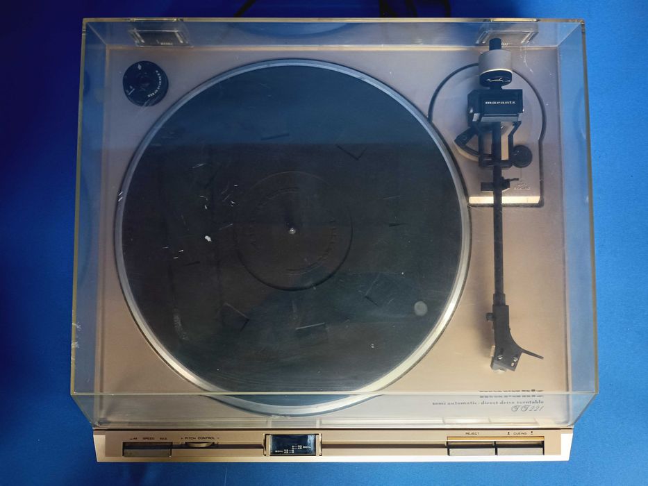 gira-discos MARANTZ TT 221