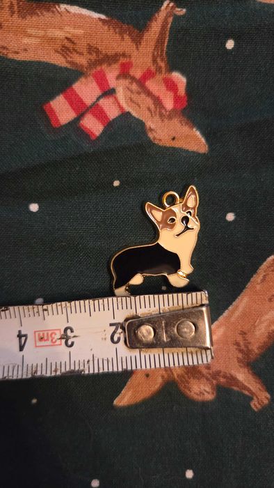 Pies corgi zawieszka naszyjnik