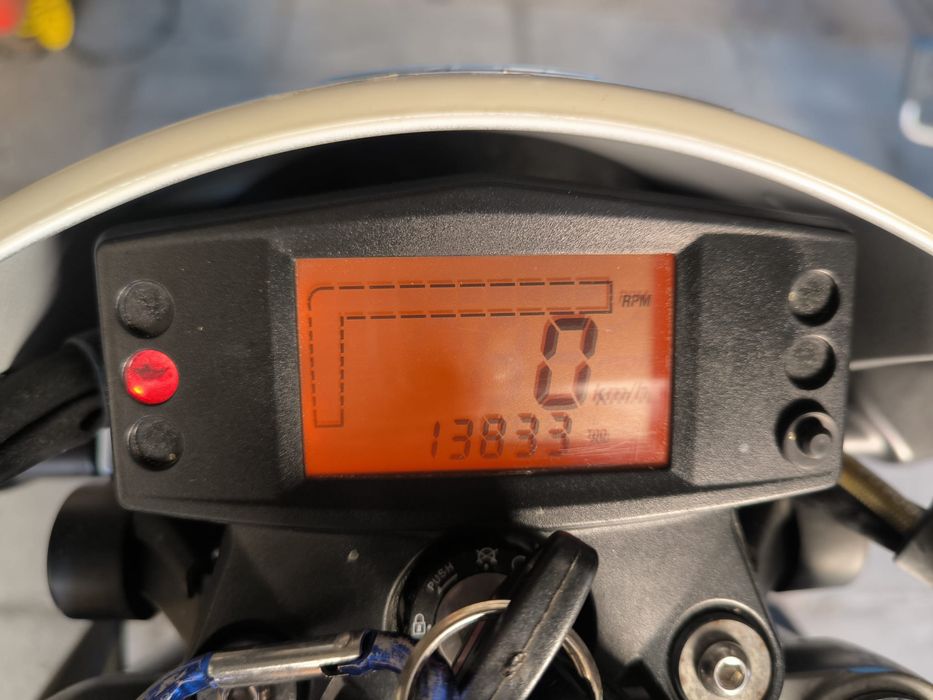 Vendo UM Scrambler Renegade 125 C/Nova!