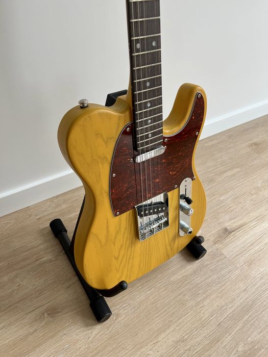 Guitarra Eléctrica Telecaster J&D + Saco de Transporte Rockbag
