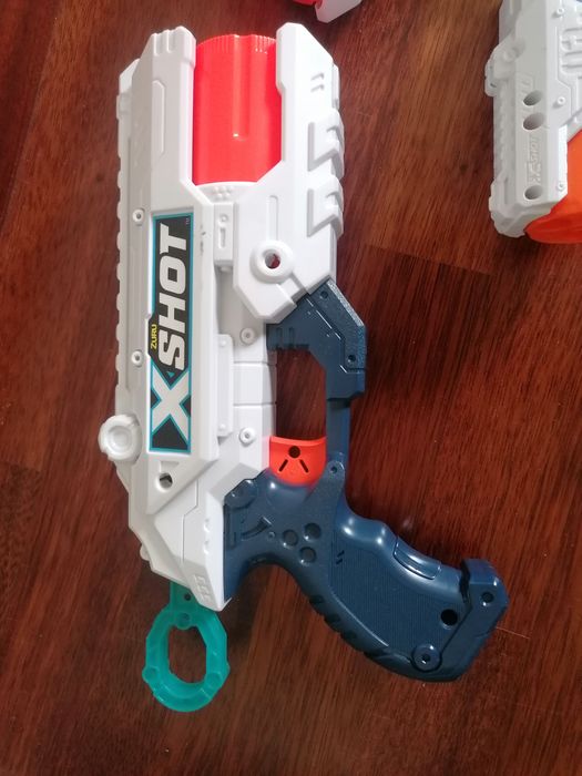 Conjunto de 4 pistolas X shot nerf