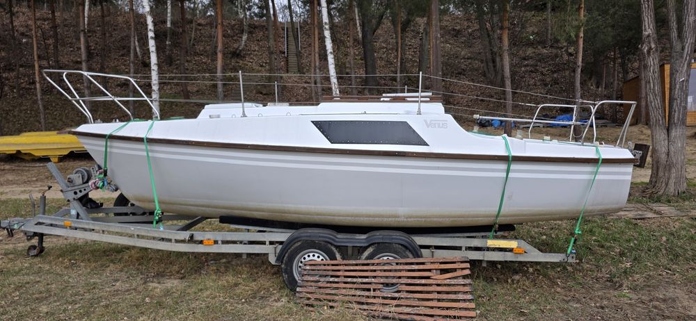 Łódź  kabinowa Venus