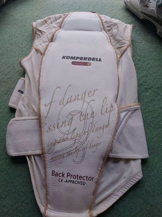 Захист для спини жіночий S і дитячий 140 розмір