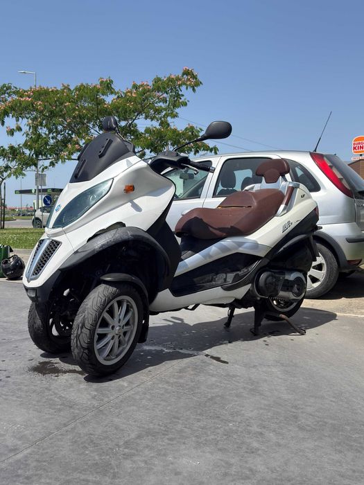 Piaggio MP3 500
