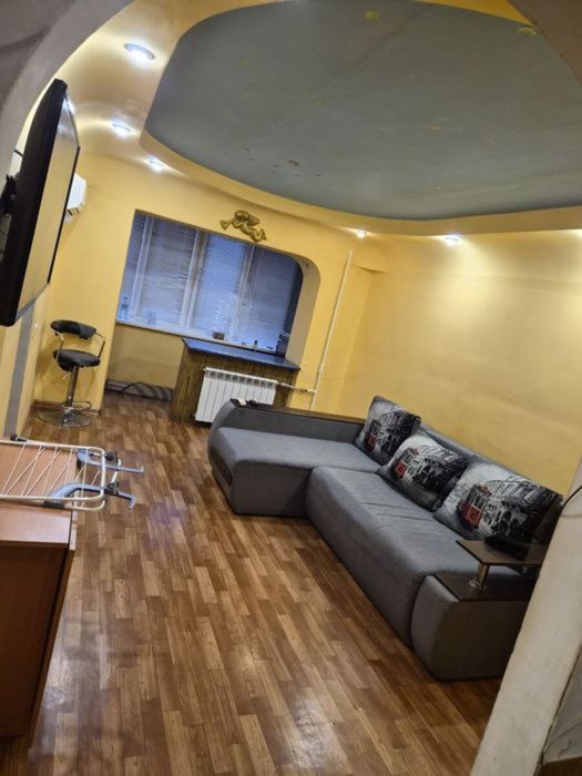 2-комн. 43 м. кв. ул. Косиора. 3 эт.5 эт. Мебель. Техника.