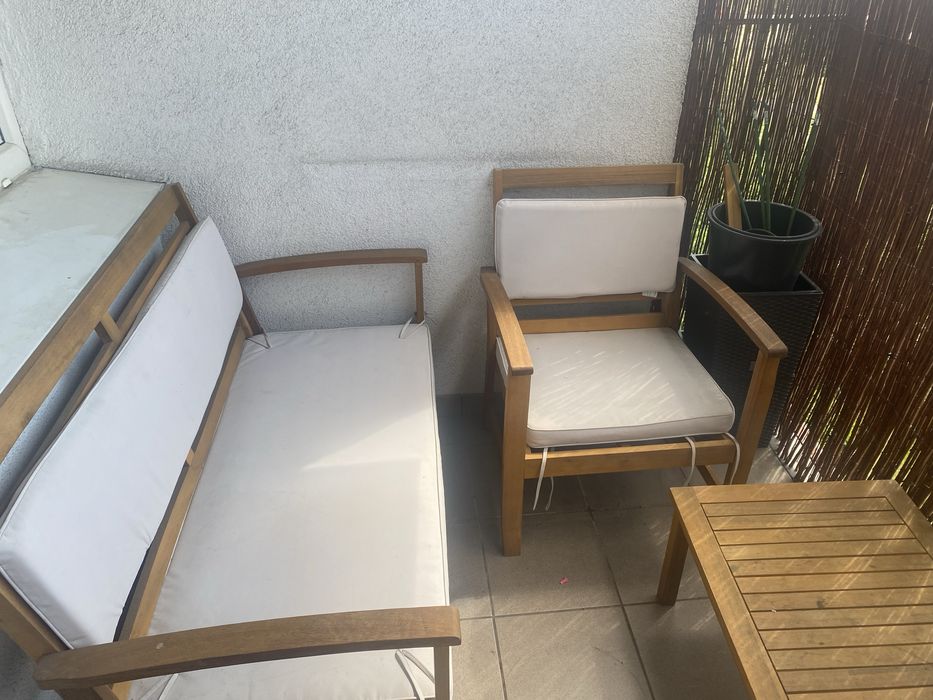 Zestaw Mebli ogrodowych Sofa, dwa krzesla i stolik .