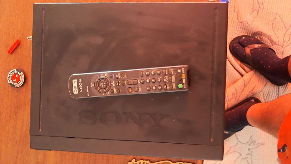 Leitor e Gravador de Vídeo VHS Sony SLV-SE40 tem  6 cabeças