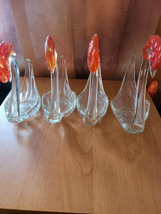 Лебеди из стекла