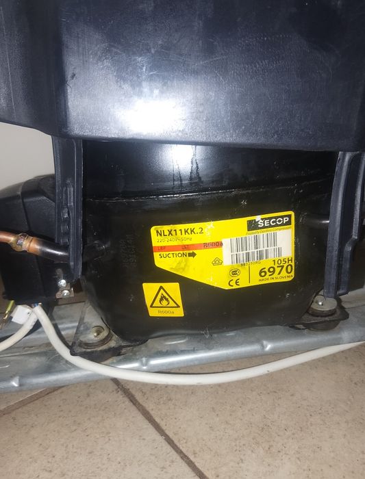 Продам холодильник Hotpoint ARISTON