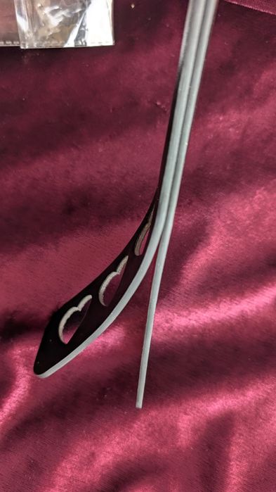 Черная кожанная плётка красное сердце хлопушка для дрессировки