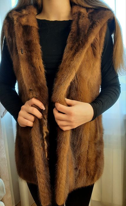Продається мехова жилетка