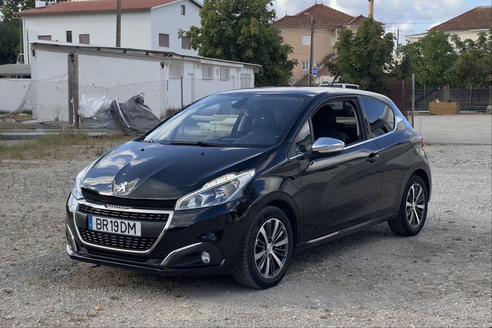 Peugeot 208 1.2 PureTech Allure Coupé 110 hp, year 2016, with 135,000 km
