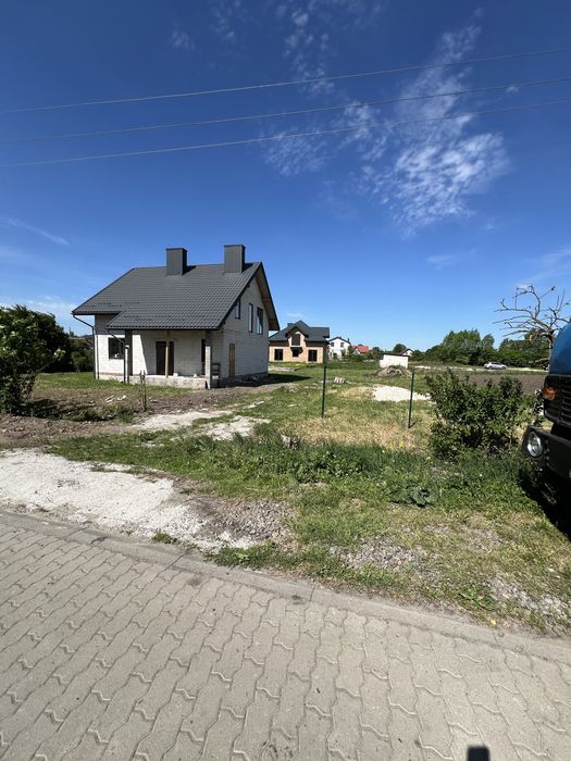 Продаж будинку біля Львова