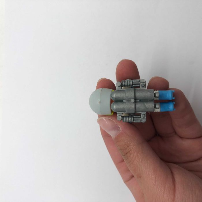 figurka astronauta z serii Space Crew firmy Kinder Surprise z 1996 roku (L122)