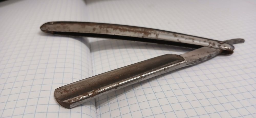 Stara brzytwa,nóż,  barber, fryzjer.