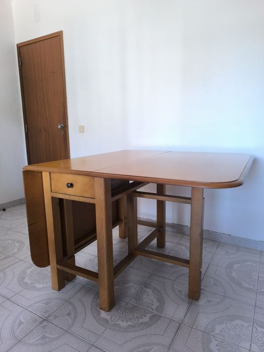 Mesa estilo holandês de madeira maciça