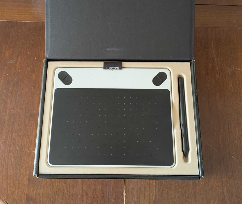 Wacom Intuos small white