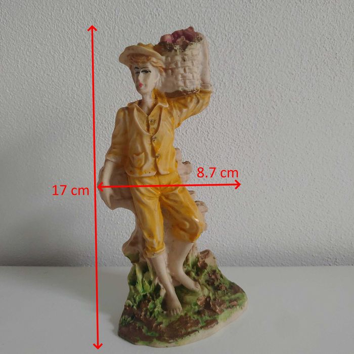 Estatuetas e Jarro Porcelana Antigas Velharias Artigos de Decoração