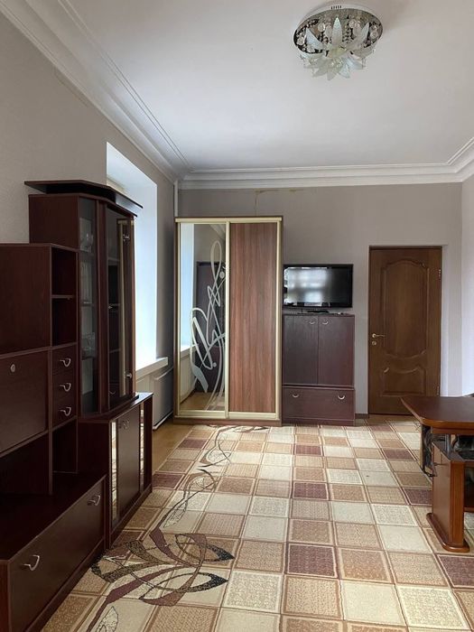 Оренда Кімнати в 3К Квартирі, на Солом'яньці, Метро, Ціну знижено!