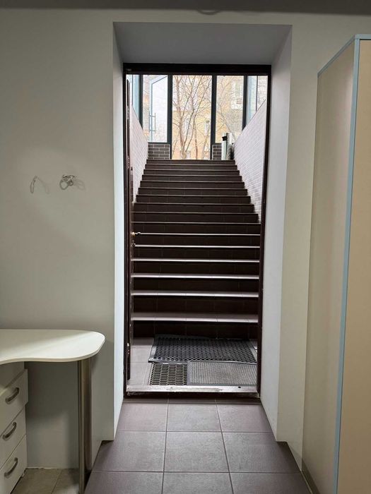 Від Власника, Фасадне приміщення 100 кв.м, біля метро Васильківська.