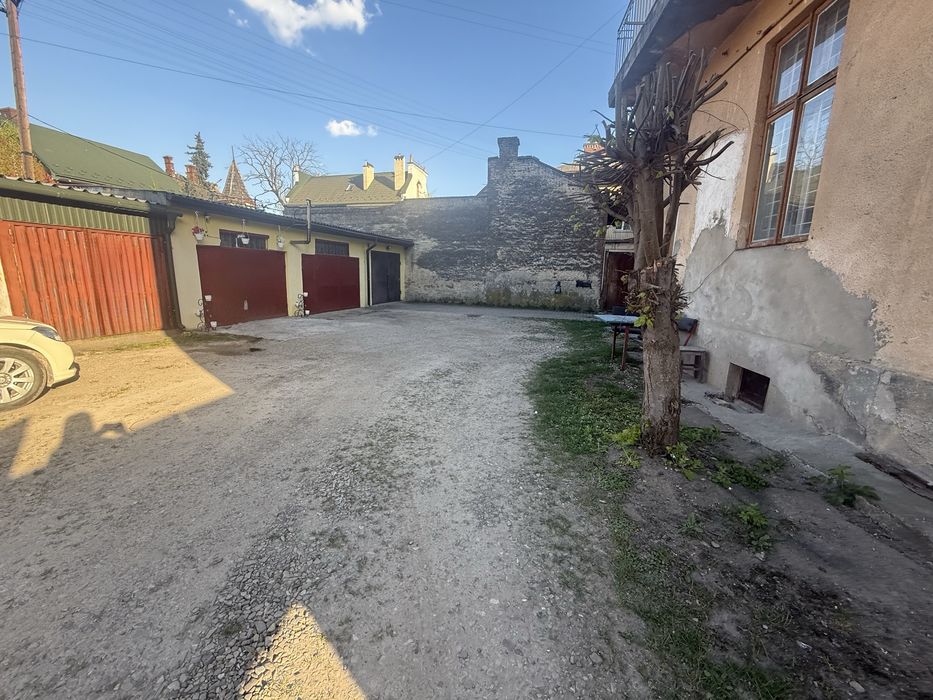 Продаж ексклюзивної 3-кімнатної квартири в центрі Самбора