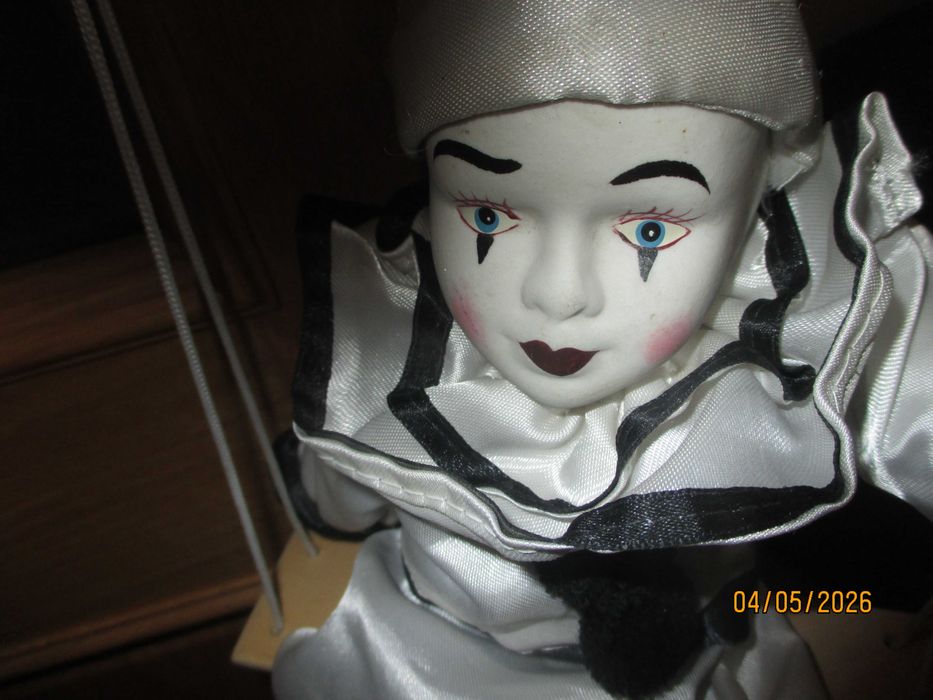 Pierrot em baloiço
