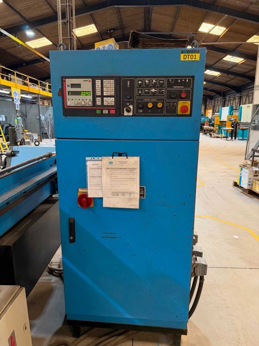 Máquina de Curvar Tubo CNC