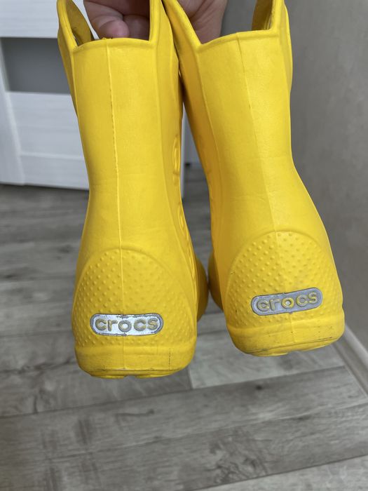 Чоботи crocs жовті