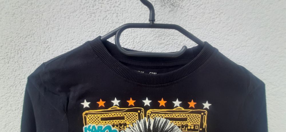Bluza nie rozpinana.