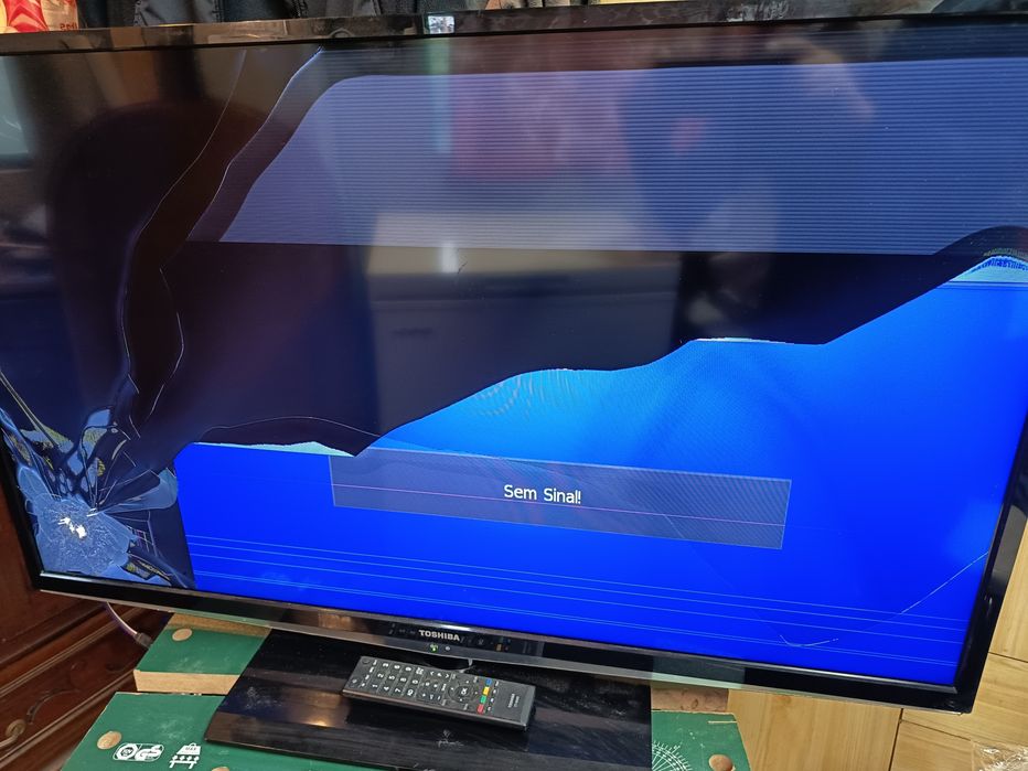 TV LCD Toshiba 40 ecrã partido