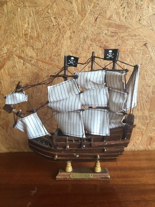 Парусник Корабль пиратский с парусами Klaus Stoertebeker