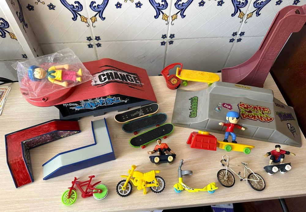 skates tech deck rampas motas trotinetes tony hawk