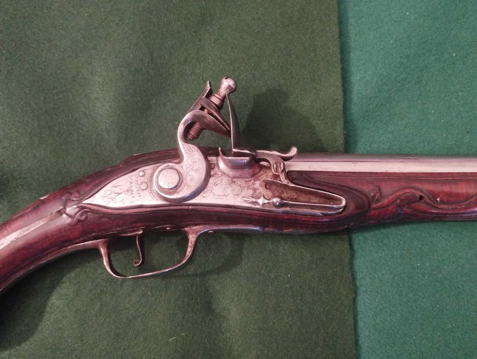 Pistola italiana de pederneira, datada de aproximadamente 1720/1750