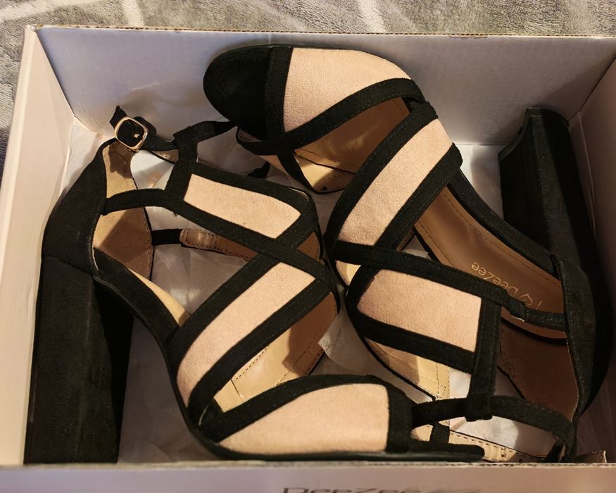 Efektowne buty DeeZee