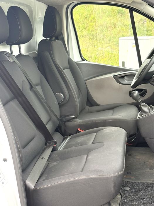 Renault Trafic c/plataforma