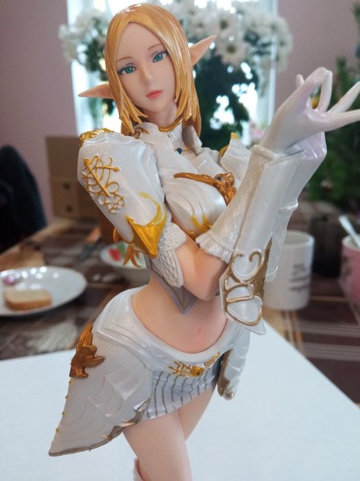 Аниме фигурка. Эльфийка из Line age II