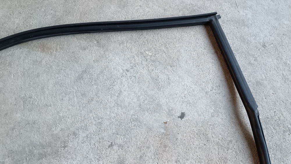 Borrachas de portas BMW E46 coupé.
Material usado em muito bom estado