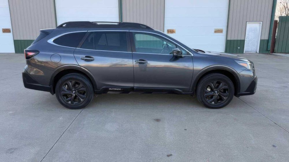 Subaru Outback Premium      2021