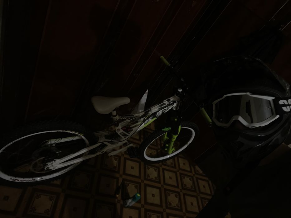 UMF DUNCAN - specialized demo 7, trek, focus, cube