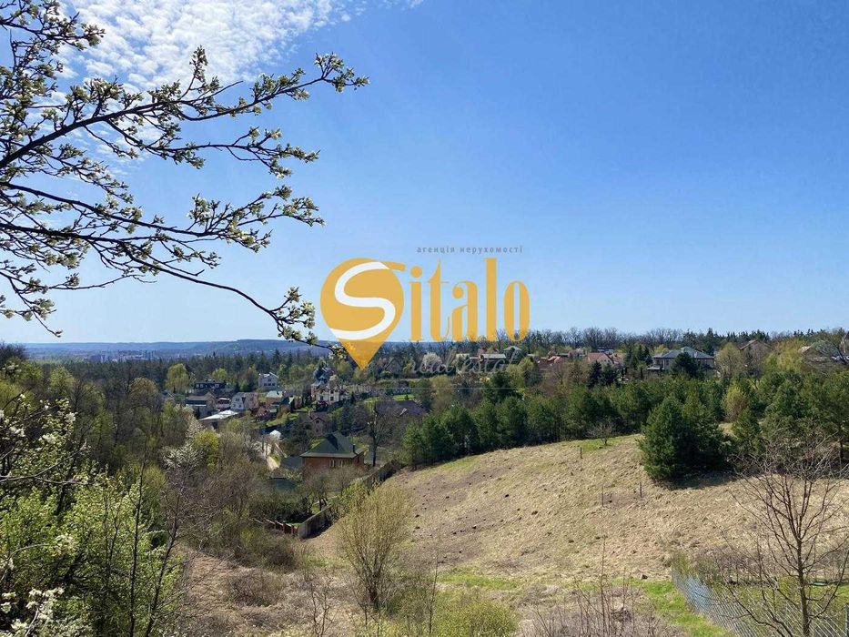 Ділянка з гарним краєвидом біля Обсерваторії в Лісниках, поруч