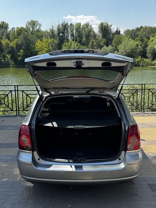 Toyota Avensis T25