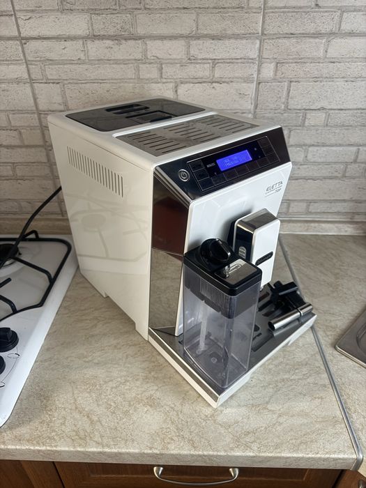 Кавомашина Delonghi Eletta Cappucino TOP ECAM 45.366w